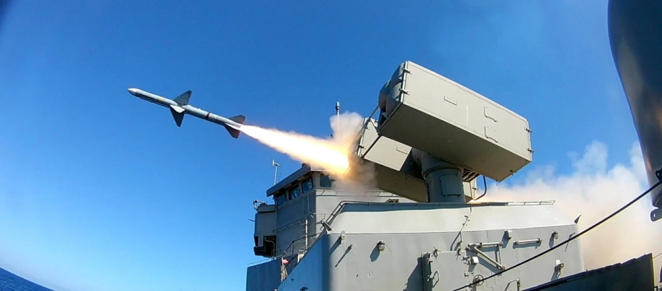 Νέες εικόνες: «Κλικ» από την εντυπωσιακή άσκηση του Πολεμικού Ναυτικού